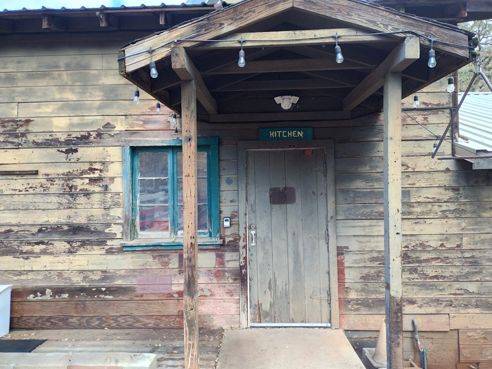 RLM entrance to kitchen